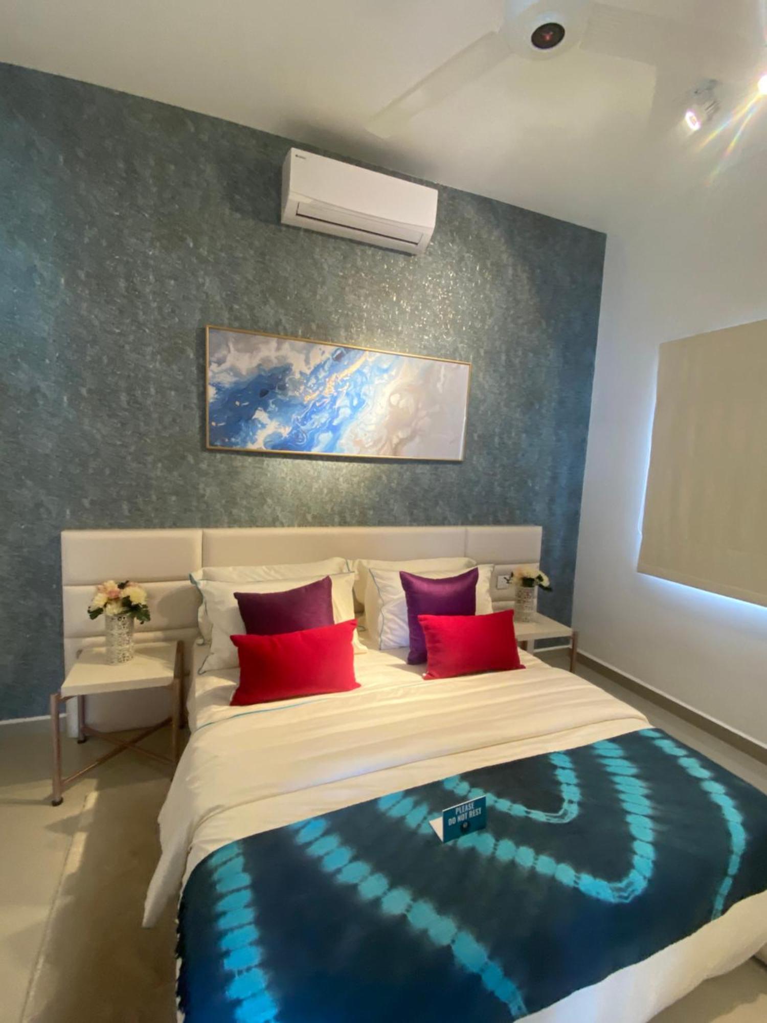 Santorini Blue Hotel Negombo Exterior photo